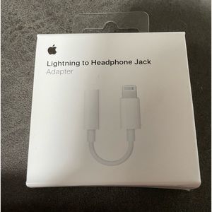 Apple Lightning to 3.5 mm Headphone Jack Adapter
